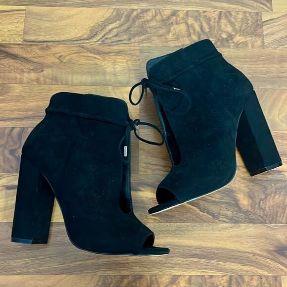 Daya by Zendaya Black Netty Suede Leather Peep Toe Ankle Booties Size 8.5 - Picture 10 of 15